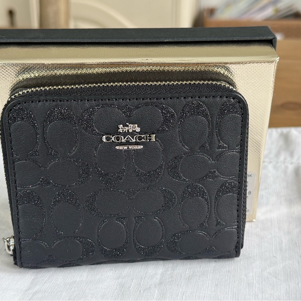 NWT - Glitter black COACH Signature Embossed Leather Zip Around Small Wallet